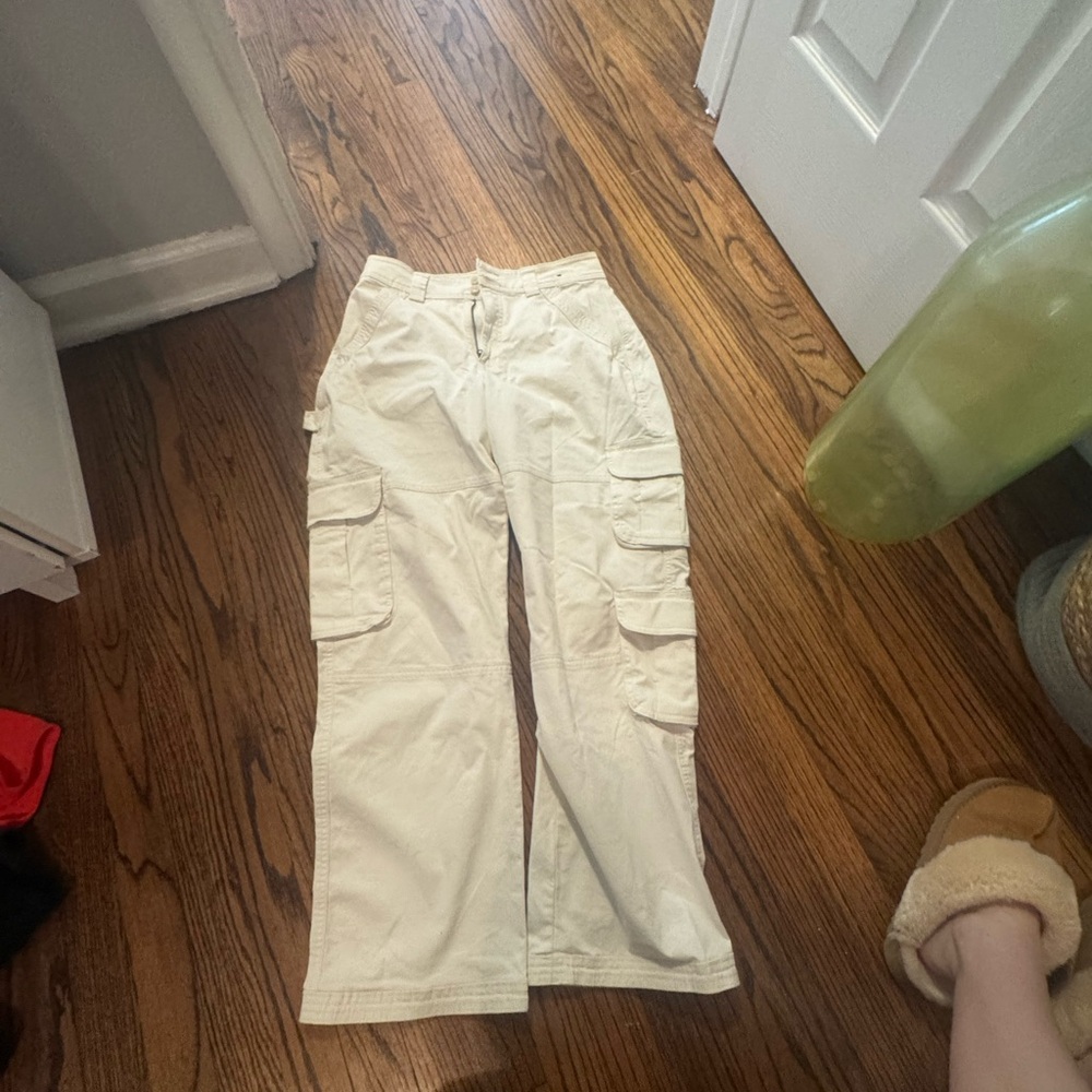 Abercrombie Women's Curve Love Relaxed Cargo Pant - Picture 2 of 3
